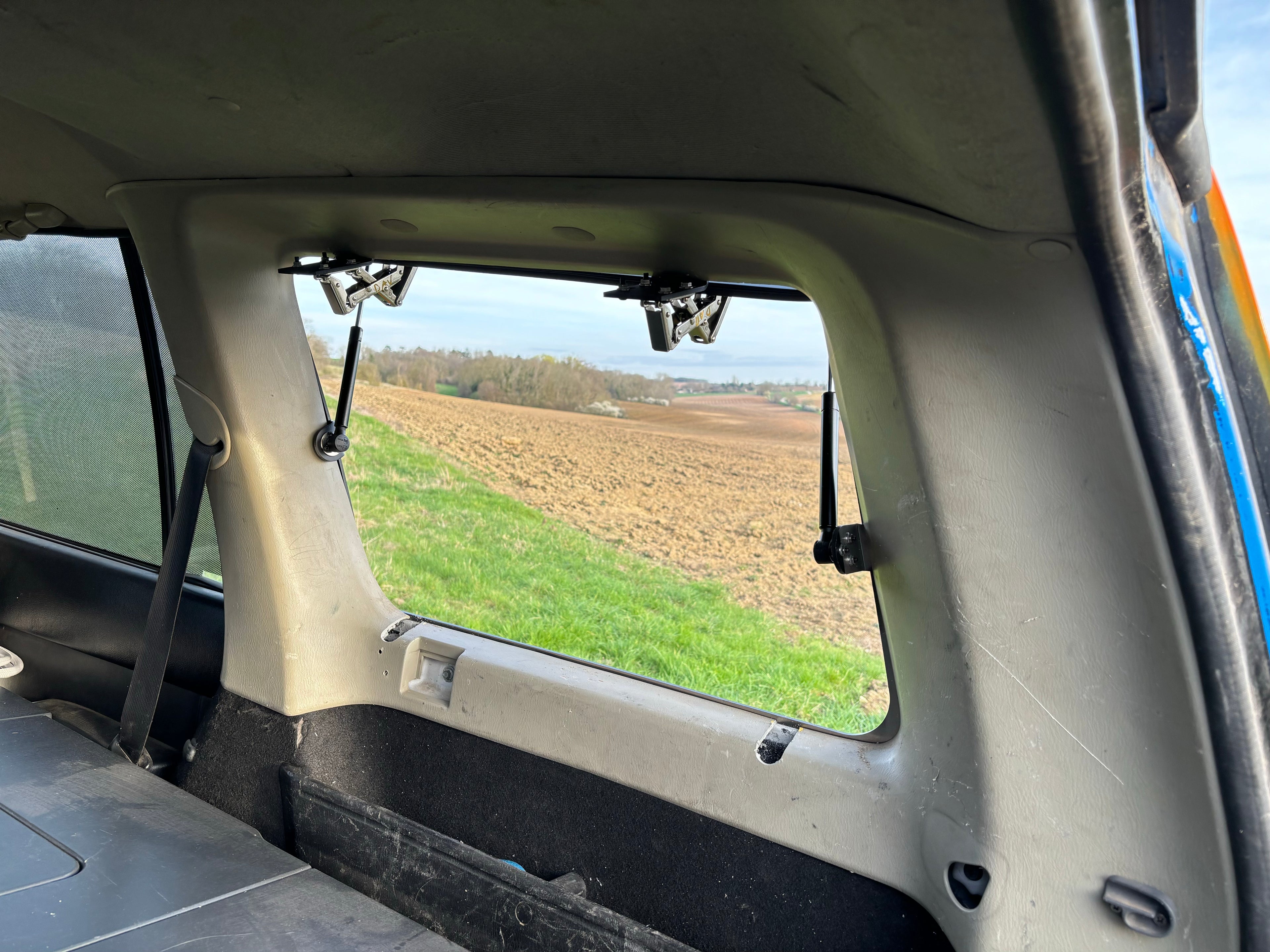 Gullwing windows NISSAN PATROL Y61 long