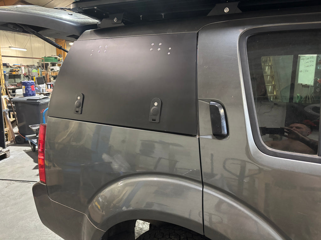 Gullwing windows Nissan Pathfinder