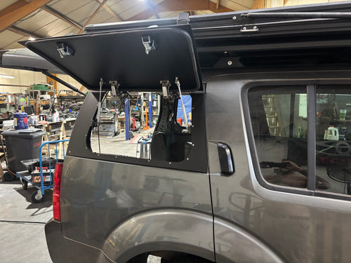 Gullwing windows Nissan Pathfinder