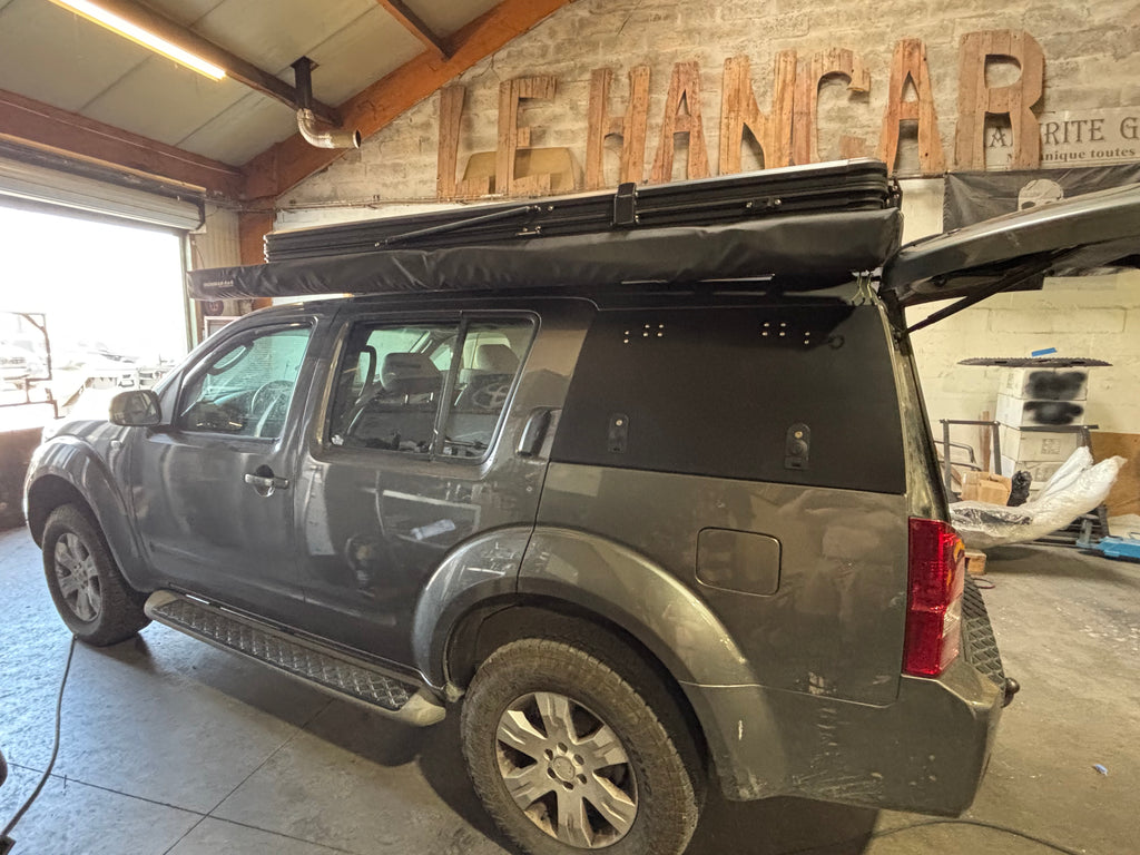Gullwing windows Nissan Pathfinder