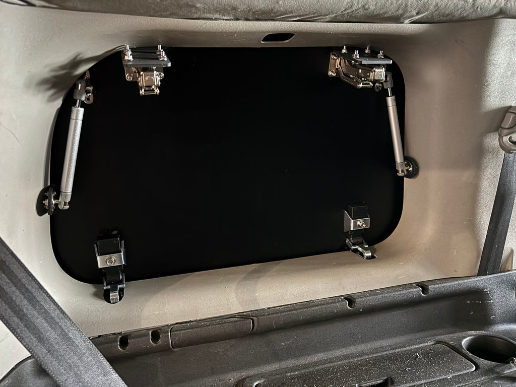 Gullwing windows Nissan Pathfinder